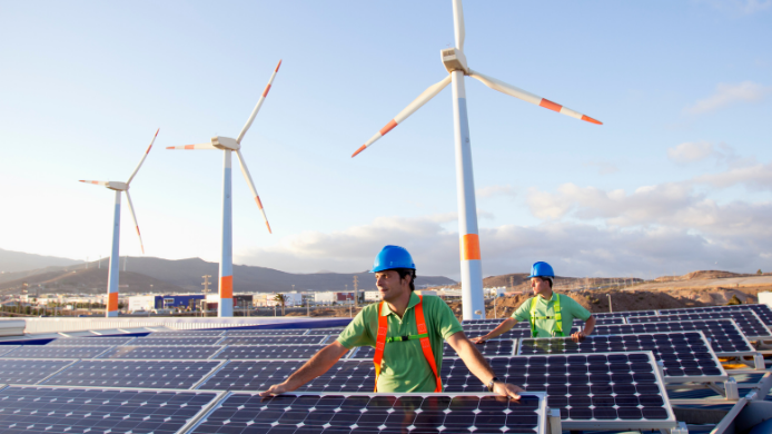 Arbeiter in Solarpark